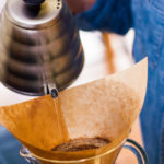 Handgefilterter Kaffee ist ein Genuss, wenn er richtig zubereitet wird.