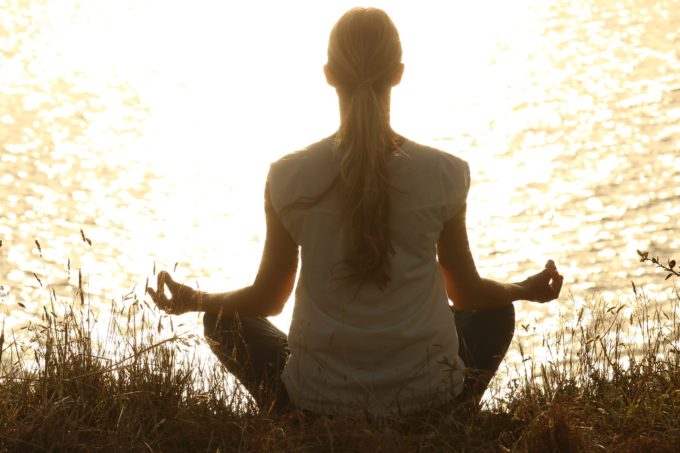 Entspannung leicht gemacht: 3 Yoga-Atemübungen gegen Stress.